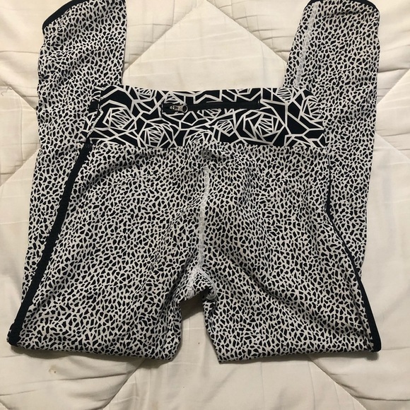 Lululemon Workout Pants - Picture 4 of 4